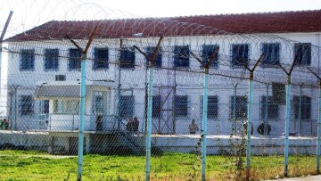 Φωτιά σε θάλαμο ανηλίκων στις φυλακές Κασσαβέτειας, γίνονται έρευνες και για κρούσματα φυματίωσης