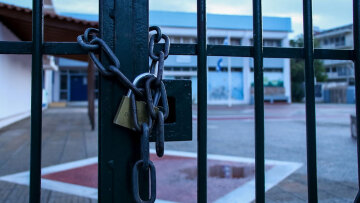 Χαλάνδρι: Κληθηκε σε εξηγήσεις η διευθύντρια που φέρεται να έβαλε μαθητές να σκάβουν χαντάκια για να «σβήσουν» απουσίες