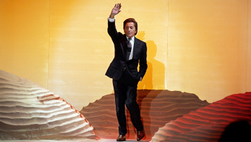 Valentino: Οι μεγάλες στιγμές του και τα φορέματα που έγραψαν ιστορία