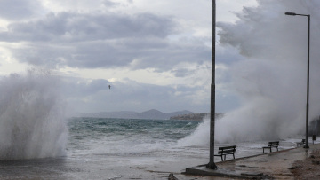 Κακοκαιρία: 112 σε Μεσσηνία, Λακωνία, Αρκαδία, Αργολίδα και Κορινθία –Ακραία φαινόμενα την Τετάρτη, οι περιοχές που θα βρέξει και θα χιονίσει