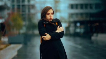 Γιατί όλοι «κολλάνε» κάτι το χειμώνα; Πόσο μπορεί να μας αρρωστήσει το κρύο
