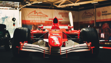 Σε δημοπρασία η θρυλική Ferrari F310B του Σουμάχερ: Το μονοθέσιο που έγινε επενδυτικό asset