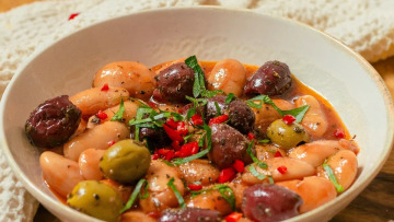 Γίγαντες στον φούρνο, τραγανοί και μελωμένοι - Πώς τους μαγειρεύουμε σωστά