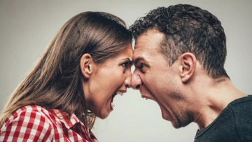 Γιατί όταν το ζευγάρι αποφεύγει συστηματικά τις συγκρούσεις ο χωρισμός είναι κοντά
