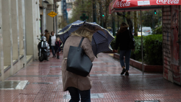 Επικαιροποιήθηκε το έκτακτο δελτίο καιρού από την ΕΜΥ: Βροχές και καταιγίδες το μεσημέρι στην Αττική

