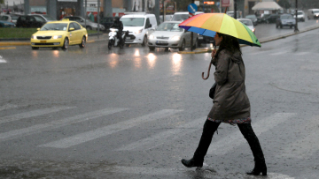 Κακοκαιρία 48ωρου με ισχυρές βροχές, καταιγίδες και χιόνια: Μηνύματα 112, απαγορευτικό απόπλου και Red Code σε πολλές περιοχές 