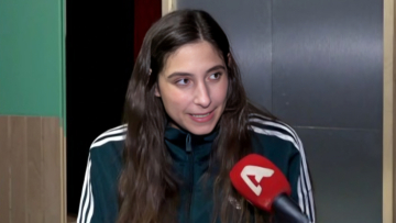 Φωτεινή Αθερίδου: Η αντίδρασή της όταν ρωτήθηκε για τον χωρισμό του πατέρα της με τη Σμαράγδα Καρύδη - Τώρα θα σταματήσει η συνέντευξη