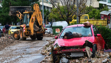 Ιστορικών διαστάσεων η κακοκαιρία στην Αττική, έπεσαν ασύλληπτα ποσά νερού για αστικό ιστό, λέει η Ζιακοπούλου