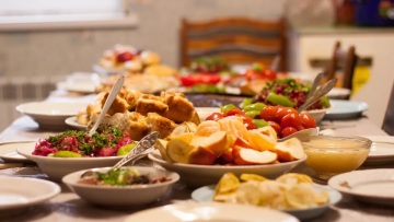 Τι μαγειρεύουμε με 8 ευρώ: Εβδομαδιαίο μενού για τετραμελή οικογένεια