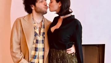 Η Σελένα Γκόμεζ αφήνει τις red carpet τουαλέτες και επιλέγει μια φούστα των 20 ευρώ
