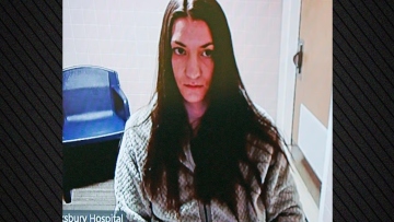 Φρικτή υπόθεση στη Μασαχουσέτη: Έστειλε τον σύζυγό της για φαγητό, έπνιξε τα παιδιά της με λάστιχα γυμναστικής και πήδηξε στο κενό