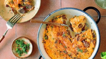 Brunch στο σπίτι με αυγά και τυριά, και πρωτεΐνη φυσικά