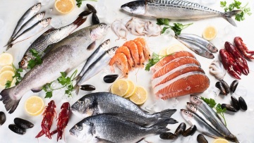 Τι προσέχει μια χημικός τροφίμων σε ένα ιχθυοπωλείο για να ψωνίσει με ασφάλεια
