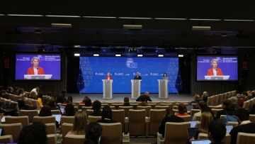 Έκτακτη σύνοδος στις Βρυξέλλες: Σε επιφυλακή η ΕΕ μετά τις κινήσεις Τραμπ, στήριξη σε Δανία, Γροιλανδία και Ουκρανία 