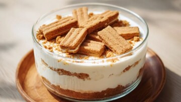 Το japanese cheesecake των δύο υλικών με πρωταγωνιστή το ελληνικό γιαούρτι που έχει τρελάνει τα social media