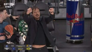 «Τρόλαρε» τους διαιτητές ο Αταμάν: Ζήτησε challenge για αντιαθλητικό φάουλ του Σλούκα, δείτε βίντεο 