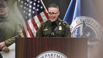 «Οι επιλογές έχουν συνέπειες»: Επιμένουν οι ομοσπονδιακοί πράκτορες για τους θανάτους του Άλεξ Πρέτι και της Ρενέ Γκουντ