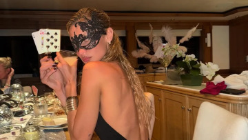 Η Μπέλα Χαντίντ ανανεώνει την τάση του εκτεθειμένου string για το 2026
