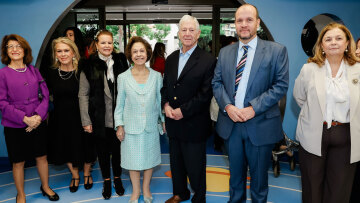 Lifeline Hellas: Οι «Little Santa» μοίρασαν χαμόγελα και 250 δώρα στα παιδιά των νοσοκομείων Παίδων
