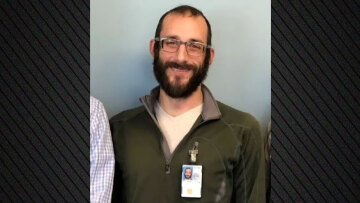 «Πείτε την αλήθεια για τον γιο μας»: Οι γονείς του Άλεξ Πρέτι μιλούν μετά τον θάνατό του από πράκτορα της ICE στη Μινεάπολη