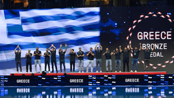 Ευρωπαϊκό πρωτάθλημα πόλο: Η απονομή του χάλκινου μεταλλίου στην Ελλάδα, οι 15 θριαμβευτές του Βελιγραδίου, βίντεο 
