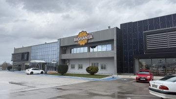 Η ιστορία της Βιολάντα: Ο συνοικιακός φούρνος με τα μπισκότα που έφθασαν στην άκρη του κόσμου και η σημερινή τραγωδία στα Τρίκαλα