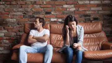 3 συμπεριφορές που «σαμποτάρουν» σχέσεις και οδηγούν σε χωρισμό – Αναγνωρίστε τις πριν να είναι αργά
