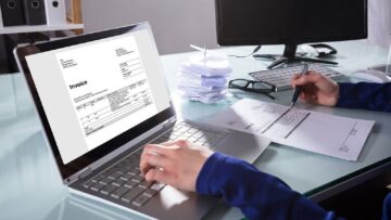 Από το μπλοκάκι στο cloud: Πώς αλλάζουν τα τιμολόγια στην αγορά, ποιες επιχειρήσεις μπαίνουν πρώτες
