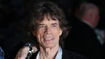 Μικ Τζάγκερ: Αγωνία για τον σύντροφο της εγγονής του, αγνοείται στην Κορνουάλη
