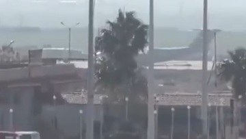 Μερική αποχώρηση ρωσικών δυνάμεων από τη Συρία δείχνουν βίντεο: Εκκενώνεται η βάση στο Καμισλί