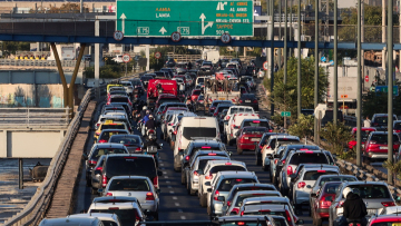 Τροχαίο στη Λεωφόρο Αθηνών στο Περιστέρι, πού έχει καθυστερήσεις
