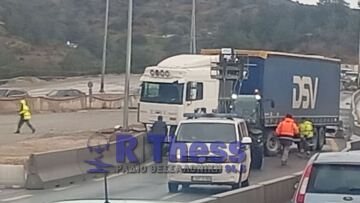 Δίπλωσε νταλίκα στον Περιφερειακό της Θεσσαλονίκης: Έκλεισε το ρεύμα προς τα δυτικά