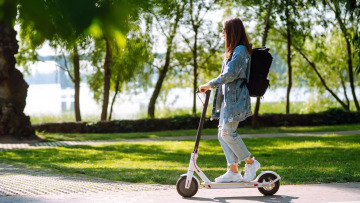 Πλήγμα και για την ιδιωτική ασφάλιση τα ηλεκτροκίνητα πατίνια
