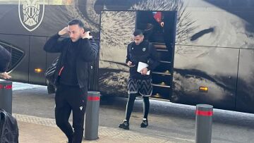 ΠΑΟΚ: Βουβή αναχώρηση της αποστολής για τη Λιόν, δείτε βίντεο