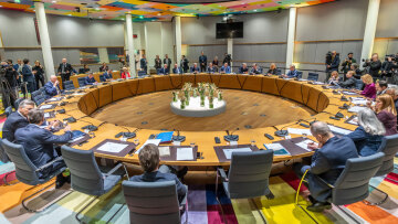 Οι Ευρωπαίοι ανησυχούν για την ψυχική κατάσταση του Τραμπ: «Είναι επικίνδυνος» είπε ο Σλοβάκος πρωθυπουργός στους 27 της ΕΕ