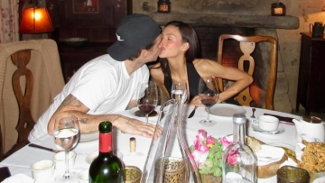 Με φιλιά στη γυναίκα του «απαντά» ο Μπρούκλιν Μπέκαμ μετά τις κατηγορίες για απαξιωτική συμπεριφορά της μητέρας του 