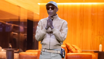 Ο Φαρέλ Γουίλιαμς χρίστηκε Ιππότης του Τάγματος της Λεγεώνας της Τιμής από τον Εμανουέλ Μακρόν