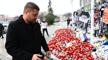 Στην Τούμπα ο Μάκης Γκαγκάτσης: «Τέτοιες στιγμές τα λόγια είναι περιττά», βίντεο και φωτογραφίες 