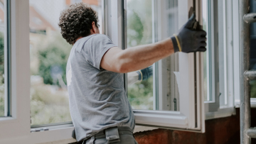 Έρχεται νέο «Ανακαινίζω» από τον Μάιο: Ποια ακίνητα μπαίνουν, τι πληρώνεται και ποιες δεσμεύσεις αναλαμβάνουν οι ιδιοκτήτες