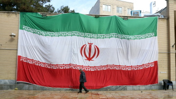 Αρχηγός ιρανικού στρατού: Έτοιμοι για συντριπτική απάντηση απέναντι στις απειλές των ΗΠΑ