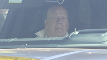 Nέα εμφάνιση του Μπρους Γουίλις, έκανε βόλτα με αυτοκίνητο στην Καλιφόρνια