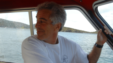 Στη δημοσιότητα 3,5 εκατ. έγγραφα της υπόθεσης Επστάιν: Οι συνεργοί του, το e-mail του Άντριου για 26χρονη Ρωσίδα και το «πότε θα πάμε στο νησί σου;» του Μασκ