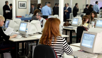 Έως και δύο μισθούς τον χρόνο κερδίζουν από σήμερα οι εργαζόμενοι στον ιδιωτικό τομέα, πώς διαφοροποιείται το όφελος ανά ηλικία και παιδιά