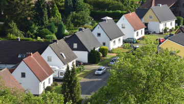 Μεσίτης αρνήθηκε να δώσει σπίτι σε δασκάλα λόγω του πακιστανικού επωνύμου της, τι αποφάσισε το Δικαστήριο
