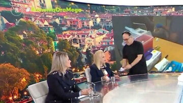 Η Ματίνα Παγώνη πήρε μαντηλάκια στον «αέρα» και έκανε αυτό που όλοι περιμέναμε