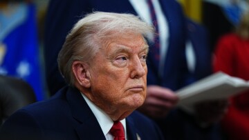 Είχα επικοινωνία με το Ιράν, λέει ο Τραμπ, «τους είπα όχι πυρηνικά, μην σκοτώνετε διαδηλωτές»
