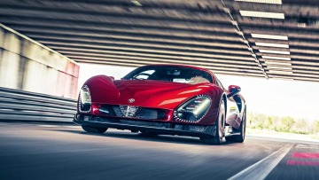 Οδηγούμε την εξωτική Alfa Romeo 33 Stradale
