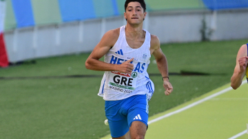 Στίβος: Ο Γιώργος Φρανκς κατέρριψε πανελλήνιο ρεκόρ του Κώστα Κεντέρη που κρατούσε 27 χρόνια! 



