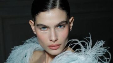 Ανθή Φακιδάρη: Το διεθνούς φήμης μοντέλο με αισθησιακό μίνι φόρεμα στο show της Σίλιας Κριθαριώτη