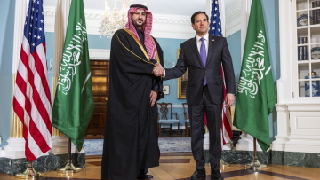 «Αν ο Τραμπ δεν βομβαρδίσει το Ιράν, θα δώσει θάρρος στην Τεχεράνη», εκτιμά ο υπουργός Άμυνας της Σαουδικής Αραβίας